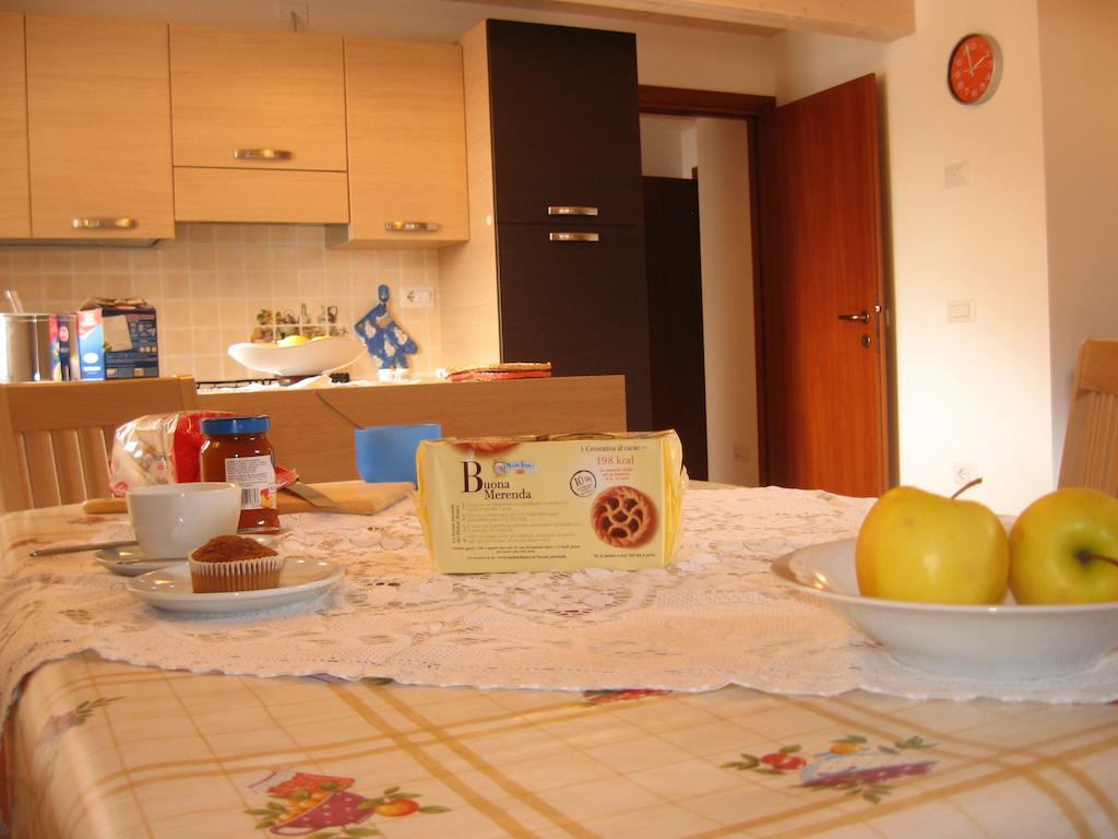 Ferienwohnung Casa Rondine Molveno Zimmer foto
